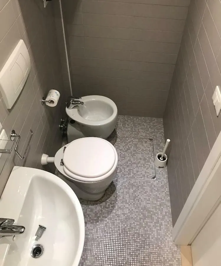 Santi Apostoli Apartment Venice